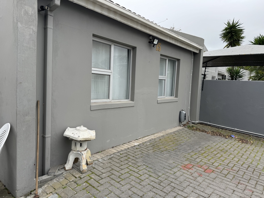 5 Bedroom Property for Sale in Table View Western Cape